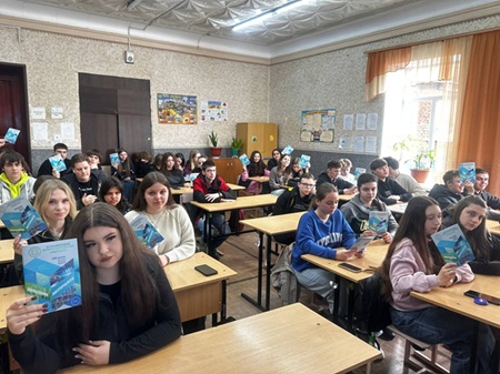 Професію обирають тут і зараз: профорієнтаційна зустріч випускників ліцею «Лінгвістичний» із представниками ХДАЕУ