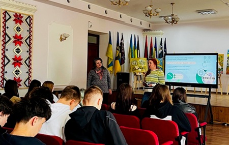 Майбутнє не чекає – воно обирається сьогодні: зустріч ХДАЕУ з учнями КЗ ліцею ім. Тараса Шевченка Кропивницької міської ради.